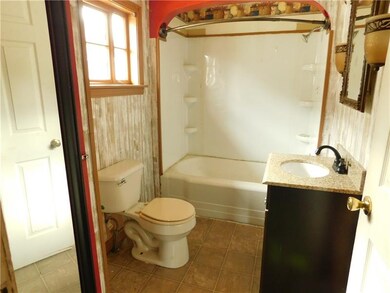 Upper Level Full Bath