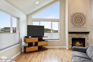 03-Living Room-ELKO0809
