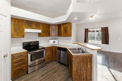 828 W Georgia Ave, Nampa, ID 83686 - photo 4