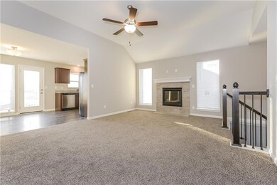 207 N Franklin St, Raymore, MO 64083 - photo 3