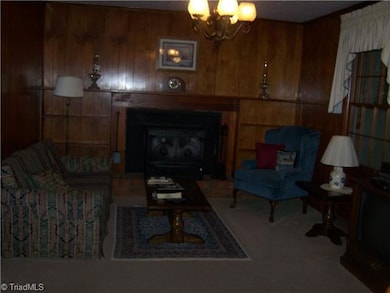 258 Anchor Dr, Asheboro, NC 27205 - photo 3