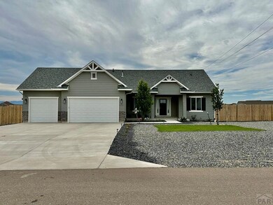 671 N Snyder Dr, Pueblo, CO 81007 - photo 2