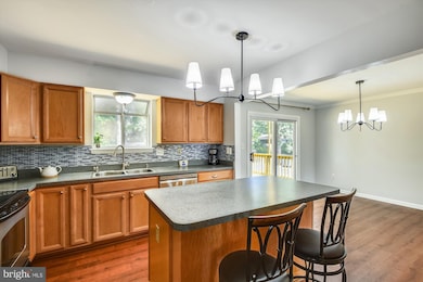 323 Cedar Ln, Annapolis, MD 21403 - photo 7