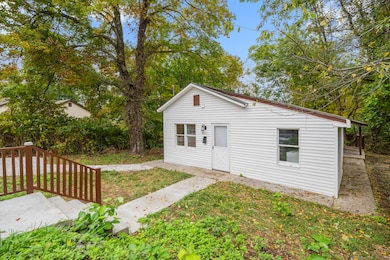 51 Clover St, Waterbury, CT 06706 - photo 2