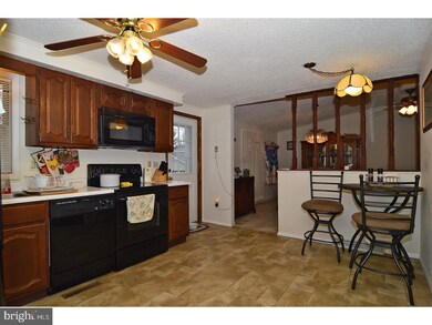 312 Lake Front Dr, Orwigsburg, PA 17961 - photo 7