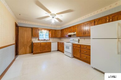 507 Omaha Ave, Lincoln, IL 62656 - photo 6