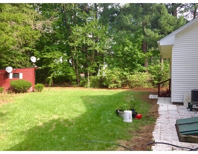 686 Amostown Rd, West Springfield, MA 01089 - photo 4