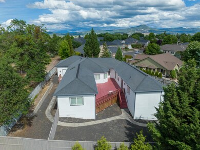 875 N Mountain Ave, Central Point, OR 97502 - photo 4