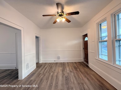 1104 Dartmouth St, Scranton, PA 18504 - photo 2