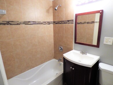 107 Toro Cir, Carpentersville, IL 60110 - photo 5