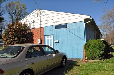 703 Britt Ave, Asheboro, NC 27203 - photo 2