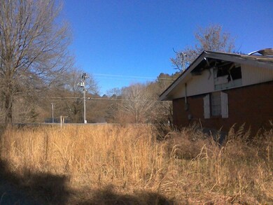 W Hwy 136