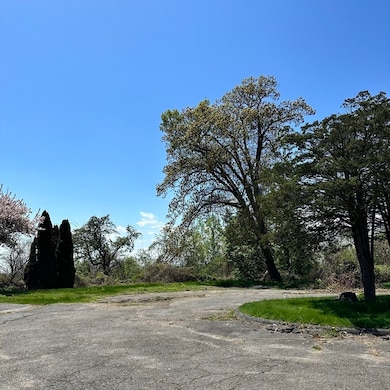 308 Maple St, Springfield, MA 01105 - photo 2