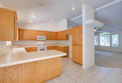 2867 Newbury Ln, Redding, CA 96002 - photo 5