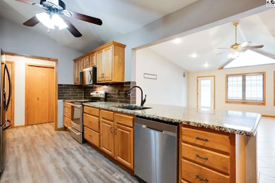 611 E 41st Ave, Hutchinson, KS 67502 - photo 7