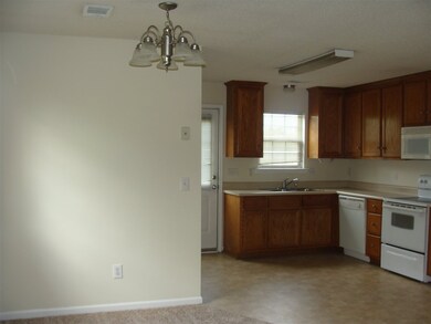 215 W Wrasling Way, Warner Robins, GA 31088 - photo 5