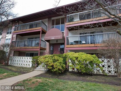200 Park Terrace Ct SE unit 5, Vienna, VA 22180 - photo 2