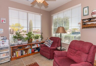 Breakfast nook/sitting area