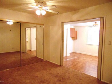 2534 W Berridge Ln #E-106