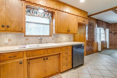 1046 Reese Ln, Azle, TX 76020 - photo 7