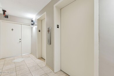 Semi-private elevator