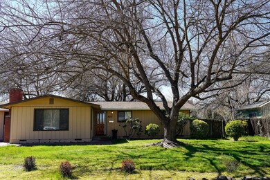920 S 4th St unit 3, Central Point, OR 97502 - photo 3