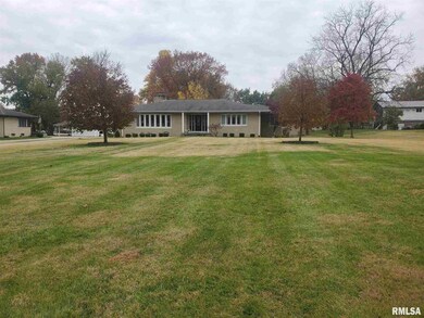 340 E Illini St, Virginia, IL 62691 - photo 2