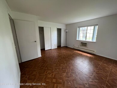 40 Donna Ct unit 2, Staten Island, NY 10314 - photo 6