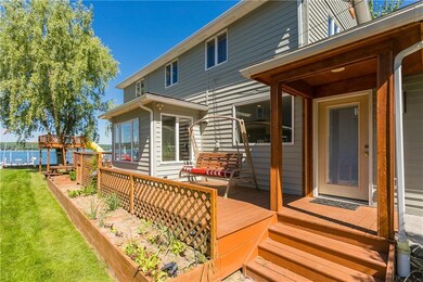 Decks adorned with gardens, fruit trees & bushes t