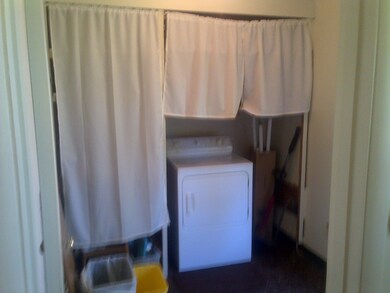 880 Mark Place - laundry