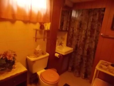 LL half bath