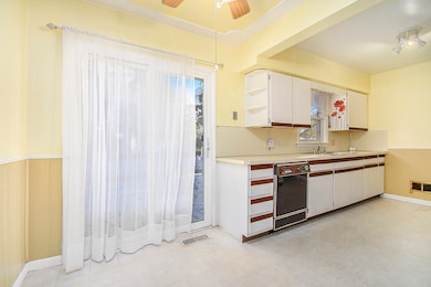 4460 Carrick Ave SE, Grand Rapids, MI 49508 - photo 4