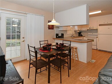 138 Victoria Dr, Statesville, NC 28625 - photo 6