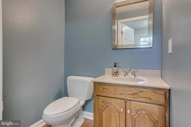 19154 Partridge Wood Dr, Germantown, MD 20874 - photo 5