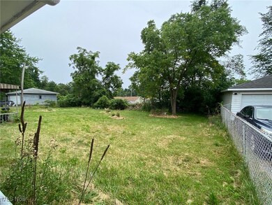 16706 Myrtle Ave, Cleveland, OH 44128 - photo 6