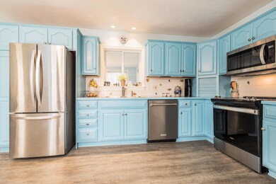 54 Goodwin St Kitchen