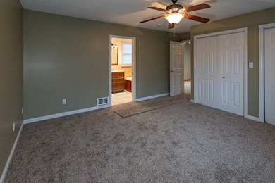 1st level owner's bedroom