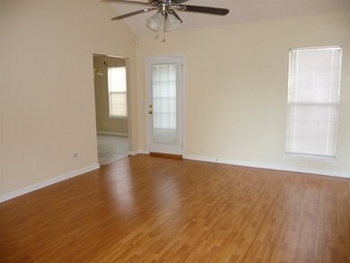 219 Tyson Glen Dr, Warner Robins, GA 31088 - photo 2