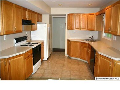 41 Jubilee Cir, Matawan, NJ 07747 - photo 6