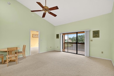 5720 Pelican Pointe Dr unit 3, Sebastian, FL 32958 - photo 4