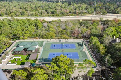 Outdoor amenities at the Houstonian Estates