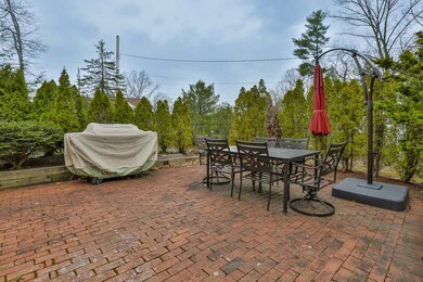 27 W Adelaide Ave, Nashua, NH 03064 - photo 4