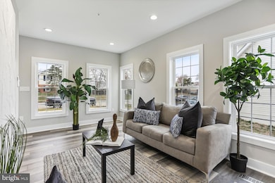 4704 Birchtree Ln, Temple Hills, MD 20748 - photo 2