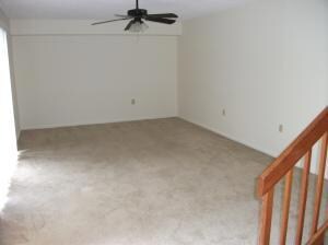 1716 - 17th Way 004