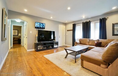 125 Beverly Ave, Staten Island, NY 10301 - photo 2
