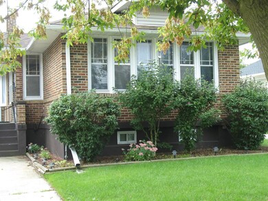 417 W Ridgeland Ave, Waukegan, IL 60085 - photo 3