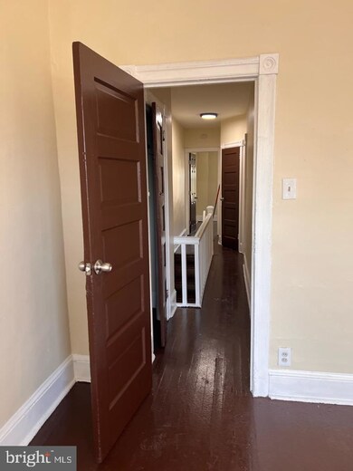 1055 Thurman St, Camden, NJ 08104 - photo 3