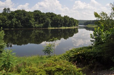 115 River Rd, Milford, PA 18337 - photo 2