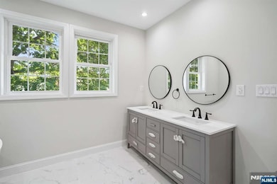 81 Eastbrook Dr, River Edge, NJ 07661 - photo 3