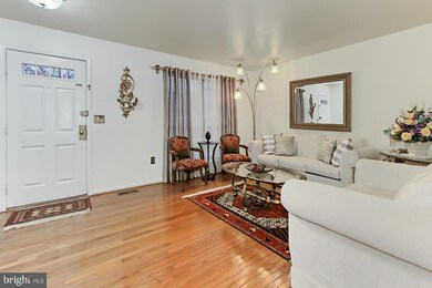 244 Finchingfield Ct, Sterling, VA 20165 - photo 4